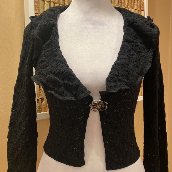 NWT.  Tequila Solo Aigle Soft Black Open Knit Sweater with Flower Pin 4 closure - Picture 3 of 14